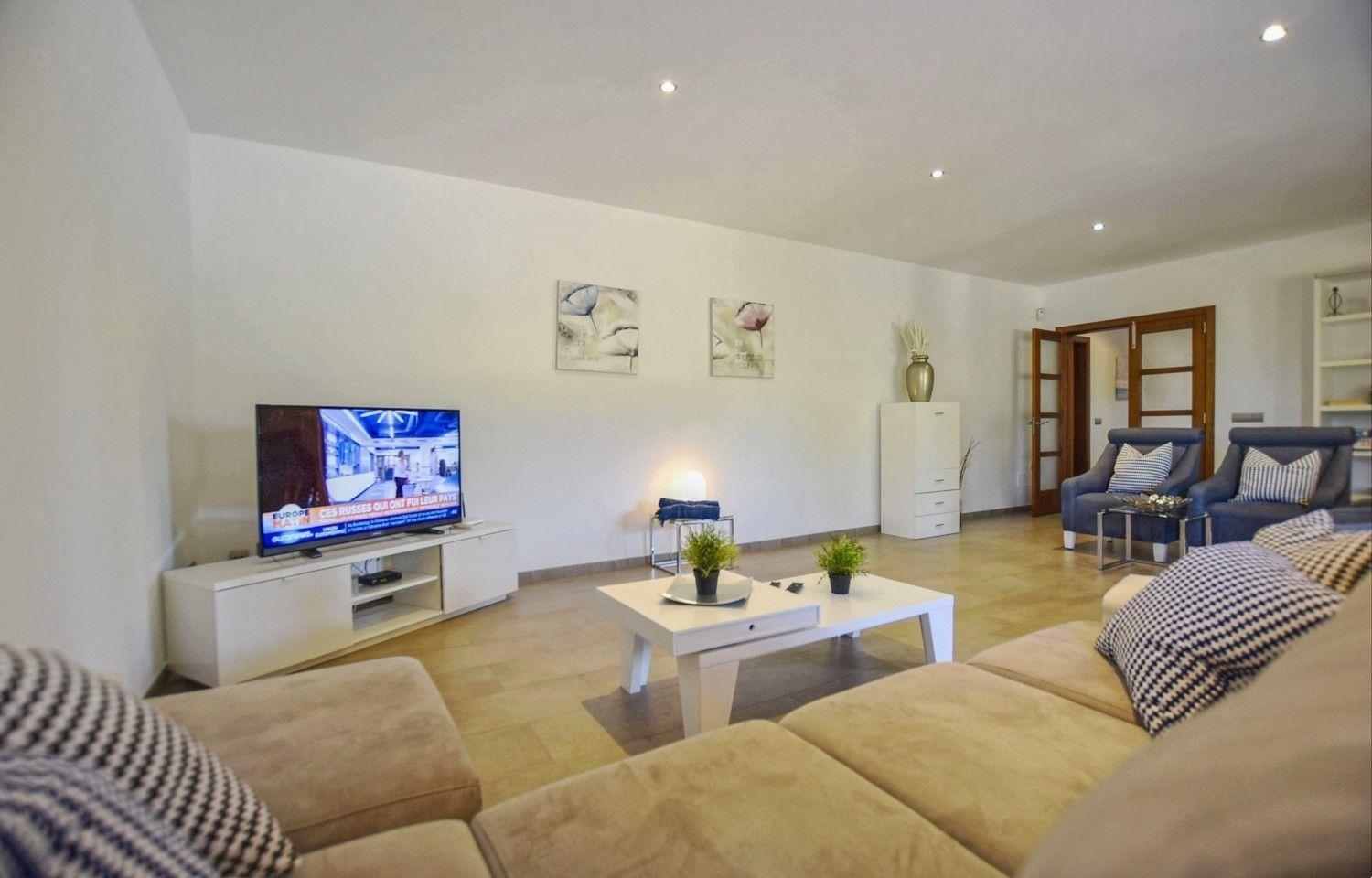 Atemberaubende Mit Pool Und Panoramablick In Unmittelbarer Naehe Von Und Dem Holiday home *