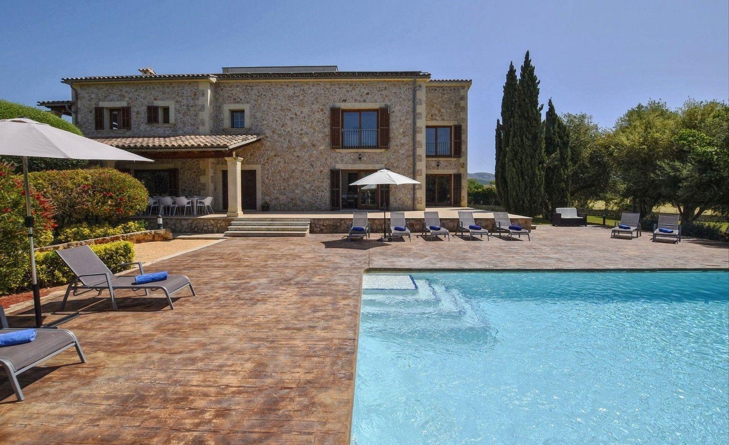 Holiday home Atemberaubende Mit Pool Und Panoramablick In Unmittelbarer Naehe Von Und Dem