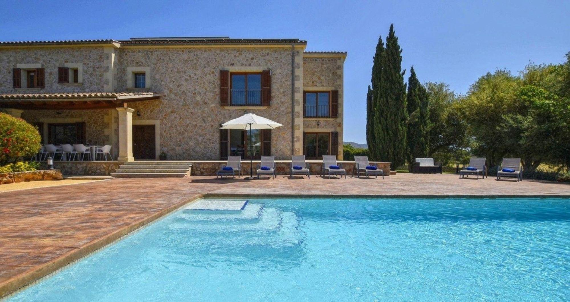 Atemberaubende Mit Pool Und Panoramablick In Unmittelbarer Naehe Von Und Dem
